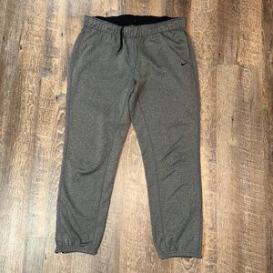 Nike Therma-Fit Sweats ( Size L )